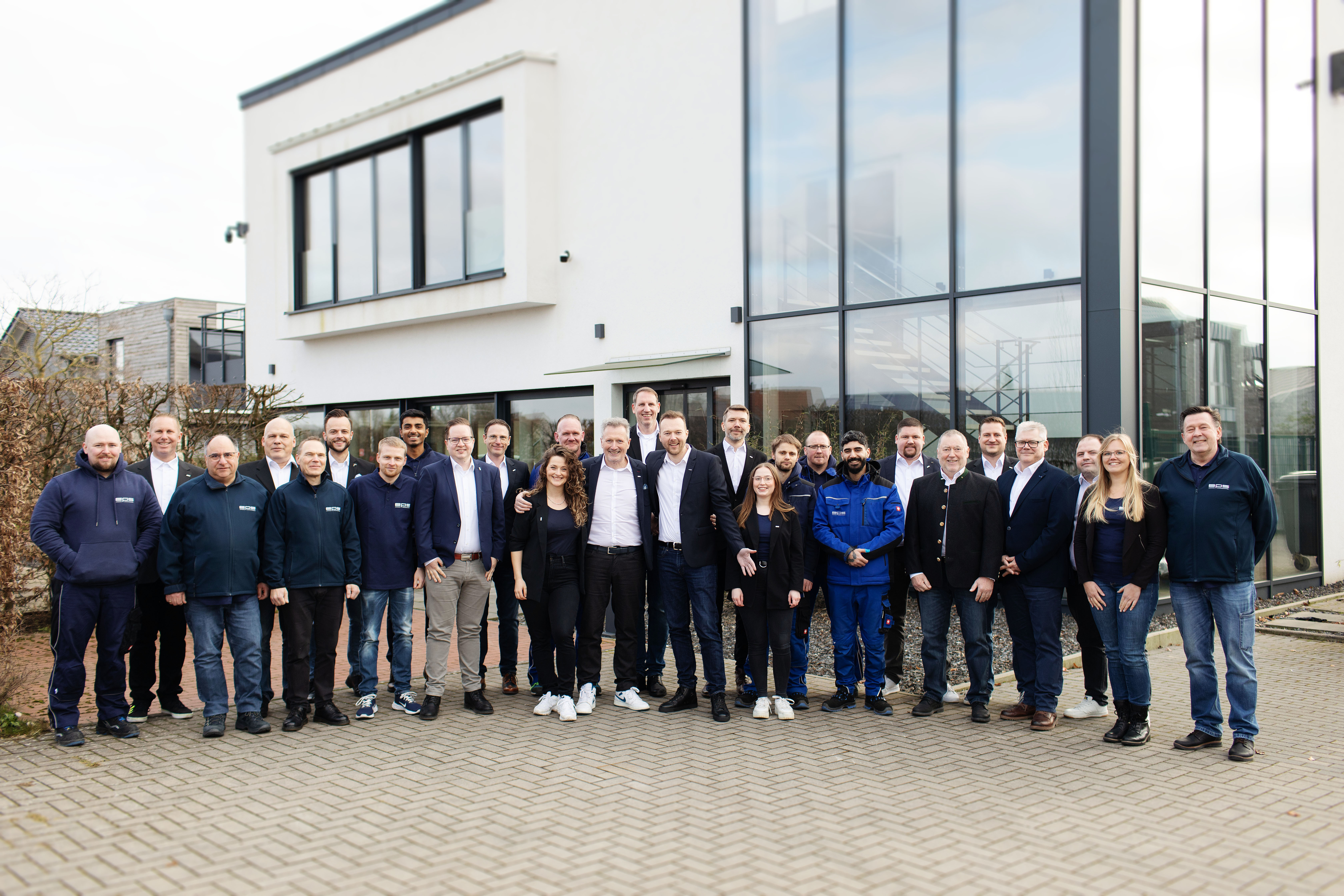 EPS Vertrieb Firmengebäude und Team